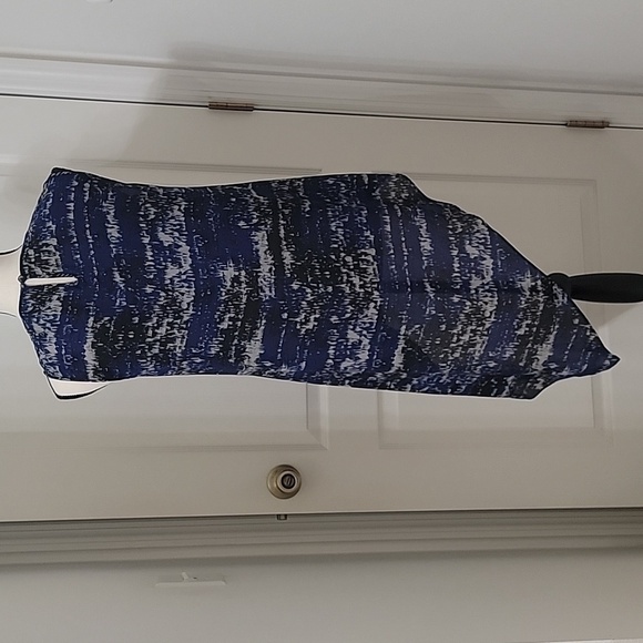 BCBGMaxAzria Size XS Orient Blue "Edythe" Blouse, Gently Used Condition - Picture 5 of 15